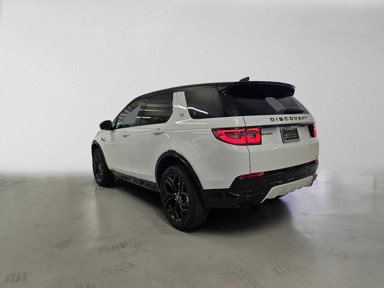 New 2026 Land Rover Discovery Sport Landmark AWD/4WD image 3