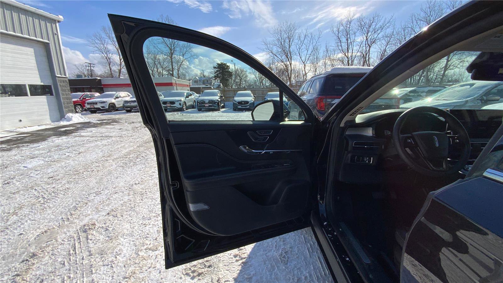 Used 2023 Lincoln Corsair AWD w/ Towing Package image 20