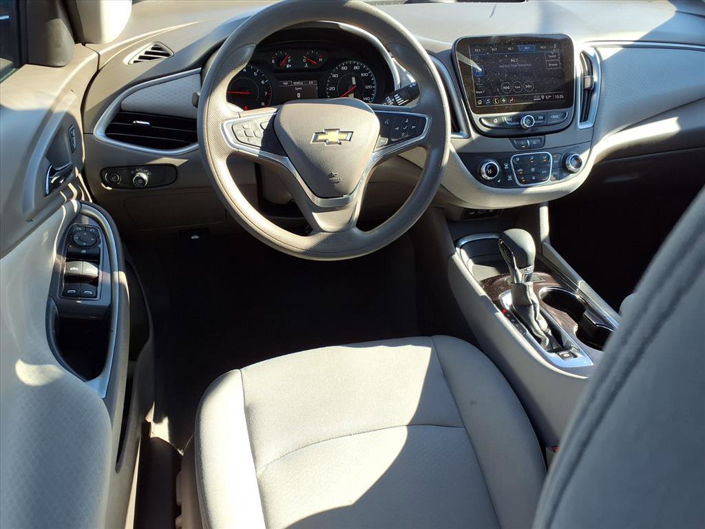 Used 2022 Chevrolet Malibu LT image 4