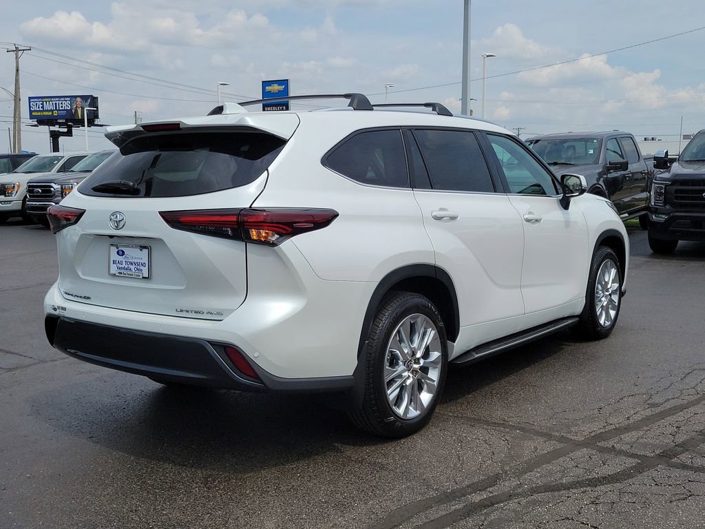 Used 2024 Toyota Highlander Limited AWD/4WD image 4