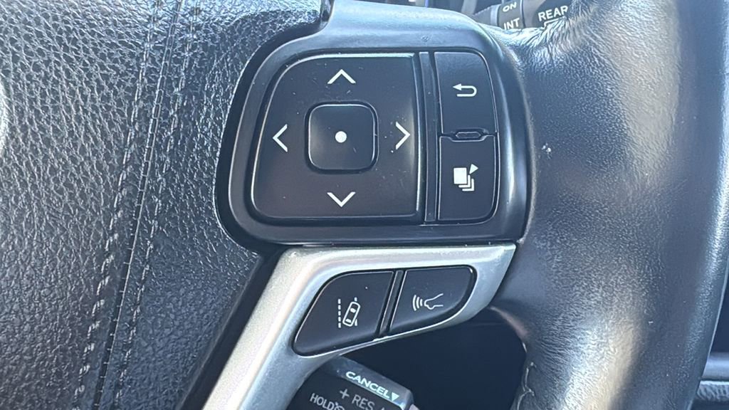 Used 2017 Toyota Highlander SE AWD/4WD image 13