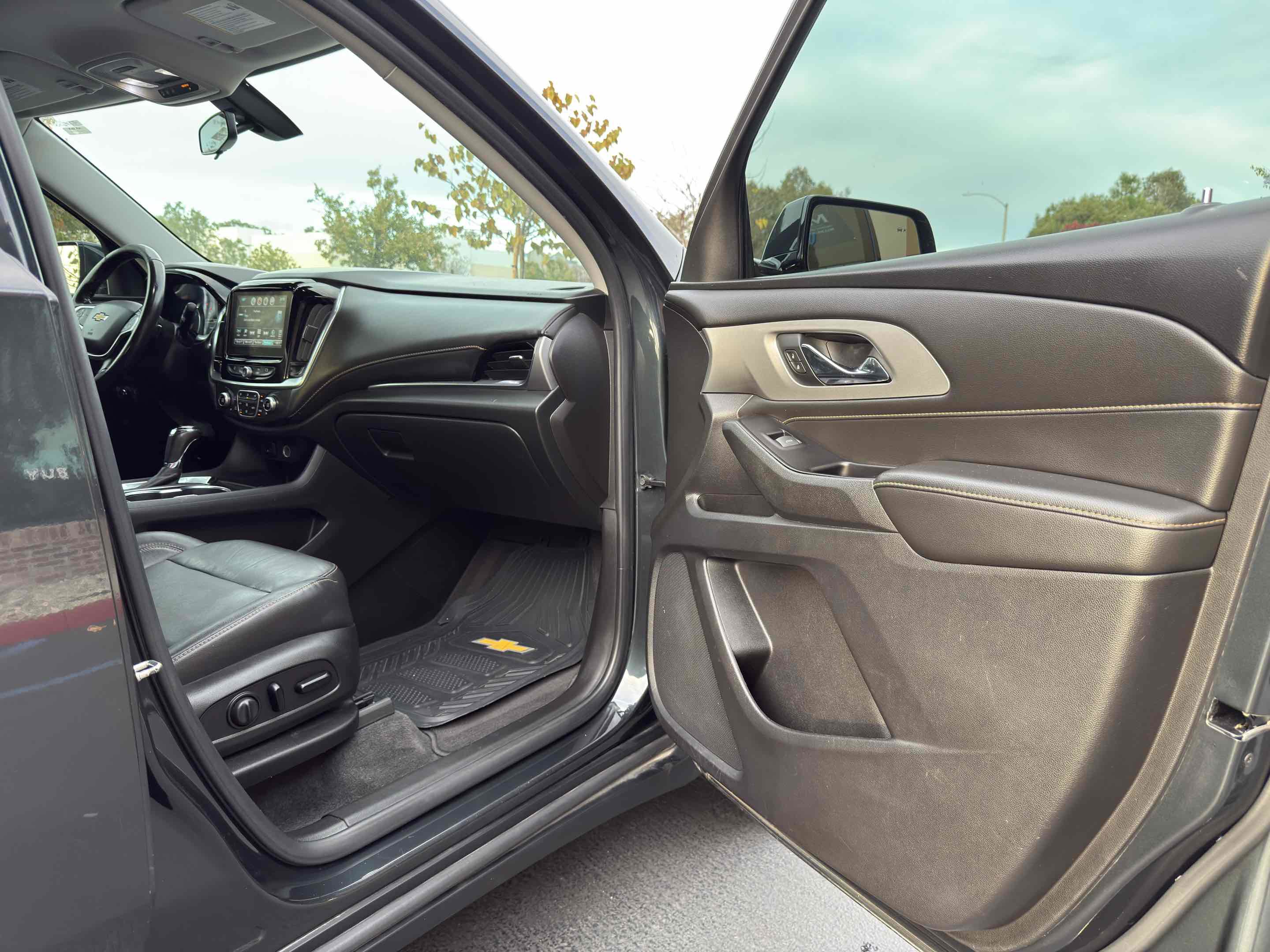 Used 2019 Chevrolet Traverse LT w/ LPO, Floor Liner Package image 64