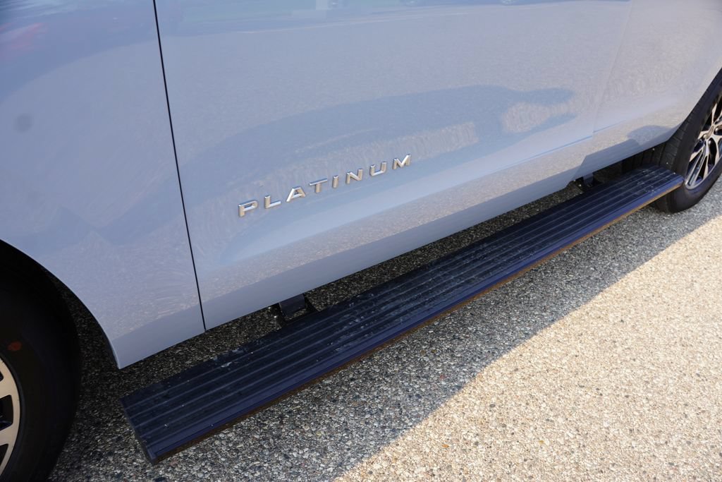 Certified 2025 Ford Expedition Platinum AWD/4WD image 14