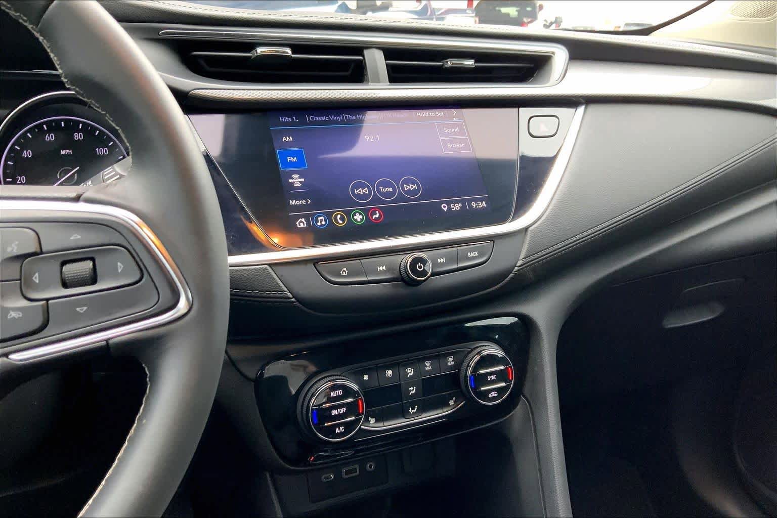 Used 2022 Buick Encore GX Select w/ Sport Touring Package FWD image 7
