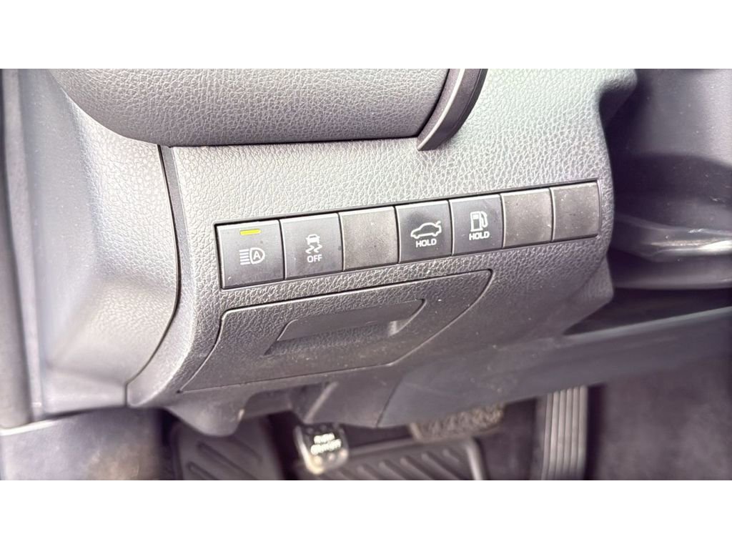 Used 2020 Toyota Camry SE FWD image 15