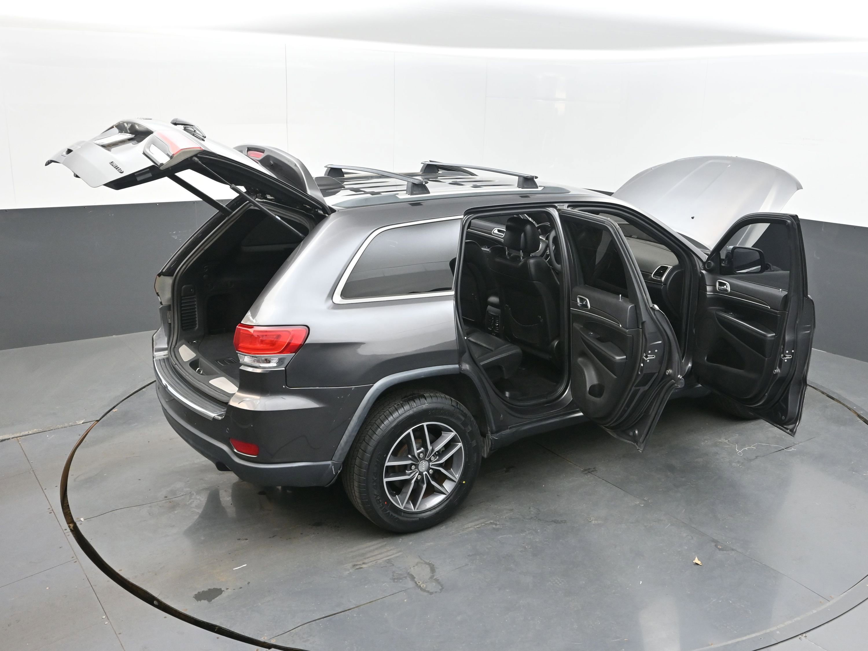 Used 2018 Jeep Grand Cherokee Limited image 40