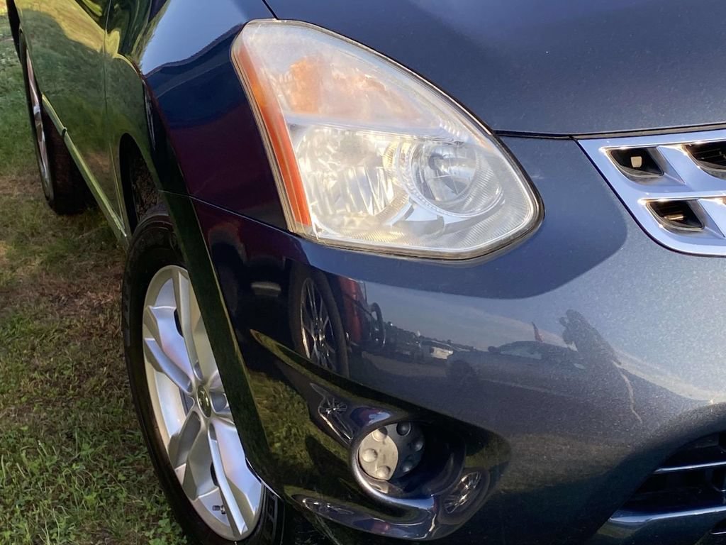 Used 2012 Nissan Rogue SV FWD image 4