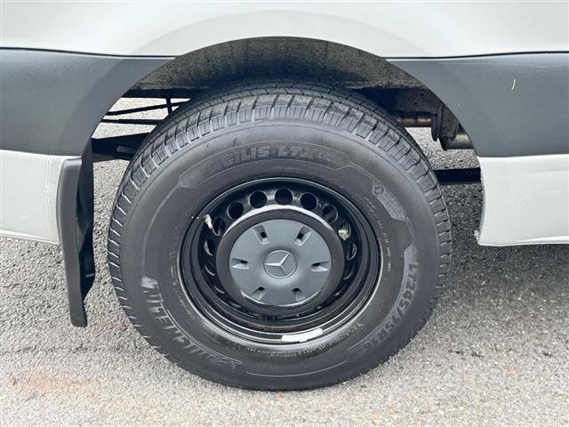 Used 2019 Mercedes-Benz Sprinter 1500 image 33