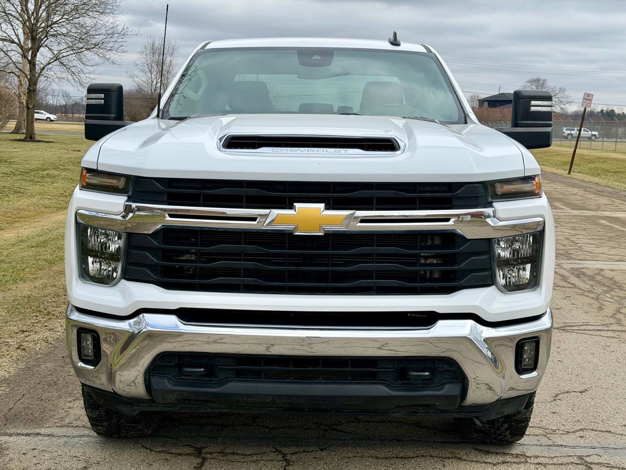 Used 2024 Chevrolet Silverado 2500 LT image 9