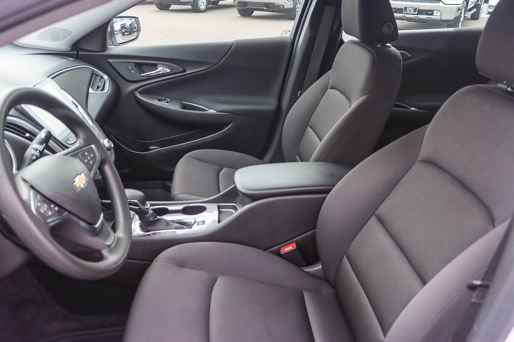 New 2025 Chevrolet Malibu LS image 16