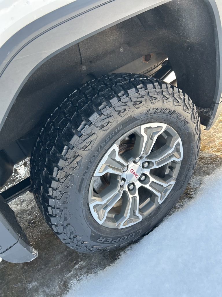 Used 2021 GMC Sierra 1500 SLE w/ X31 Off-Road Package image 12