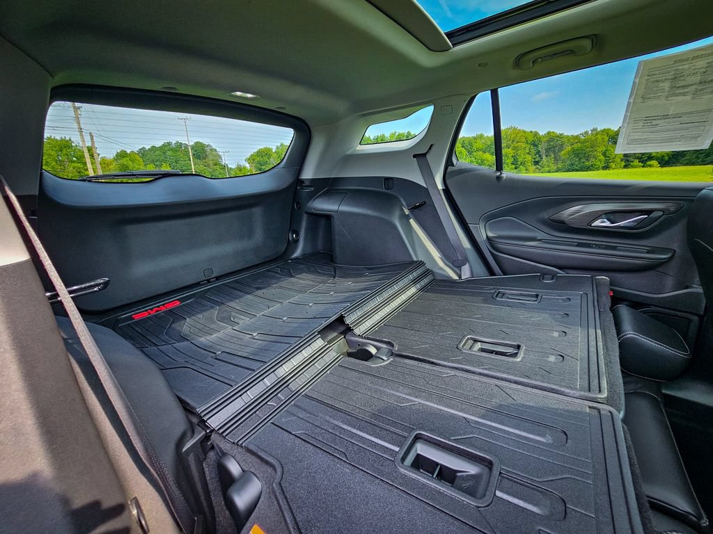 Used 2022 GMC Terrain SLT w/ Infotainment Package II AWD/4WD image 38