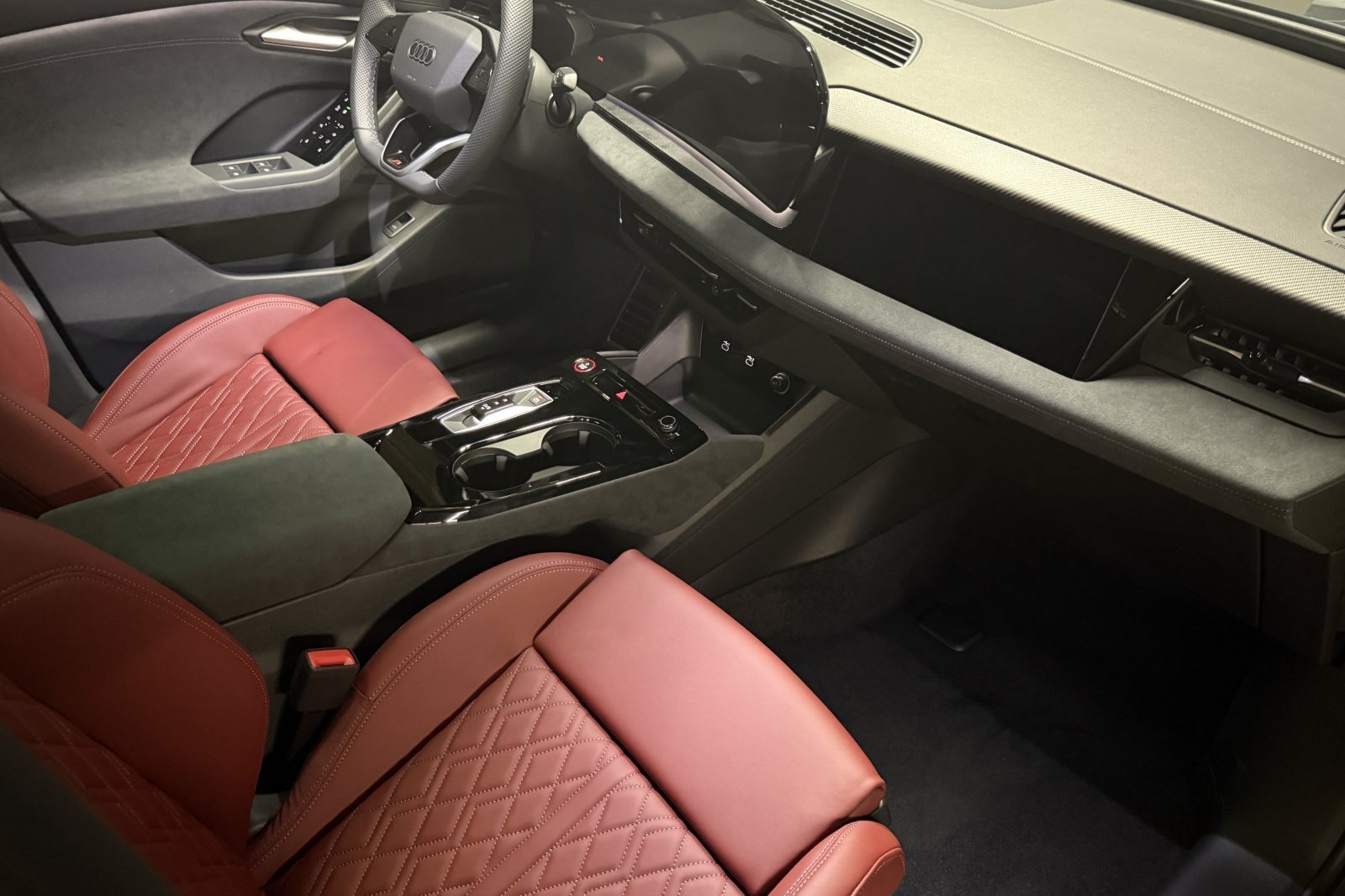 New 2027 Audi SQ6 e-tron Prestige AWD/4WD image 15