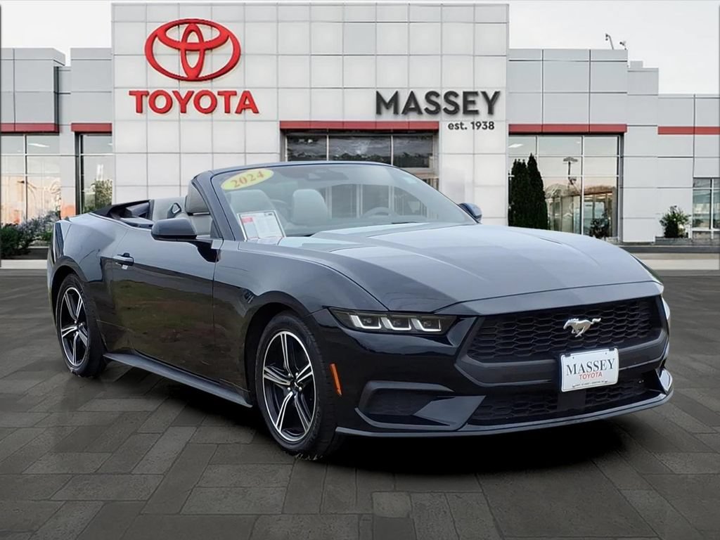 Used 2024 Ford Mustang Premium RWD image 2