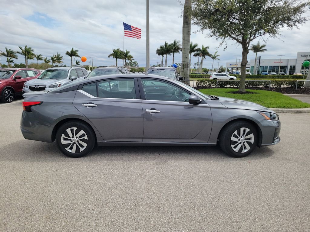 Used 2025 Nissan Altima 2.5 S image 3