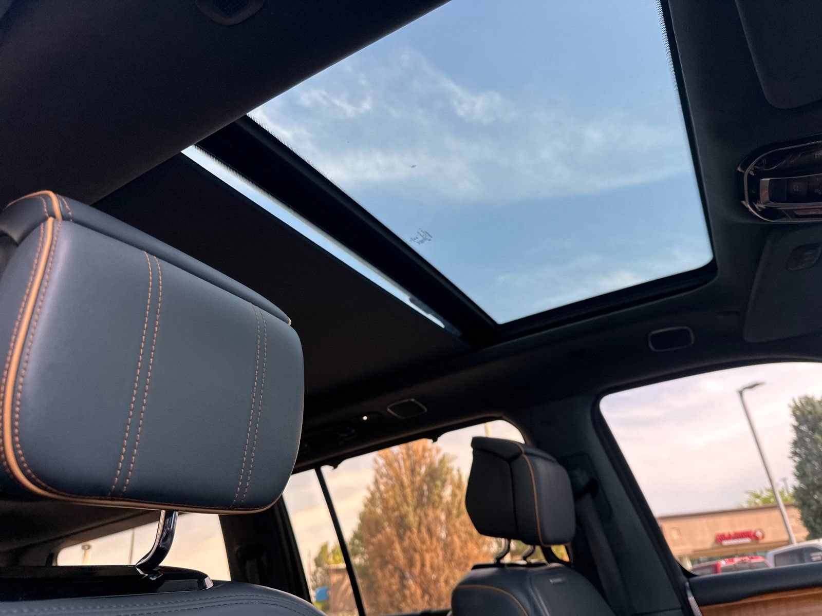 Used 2022 Jeep Grand Wagoneer Series III w/ Flexible Seating Group AWD/4WD image 20