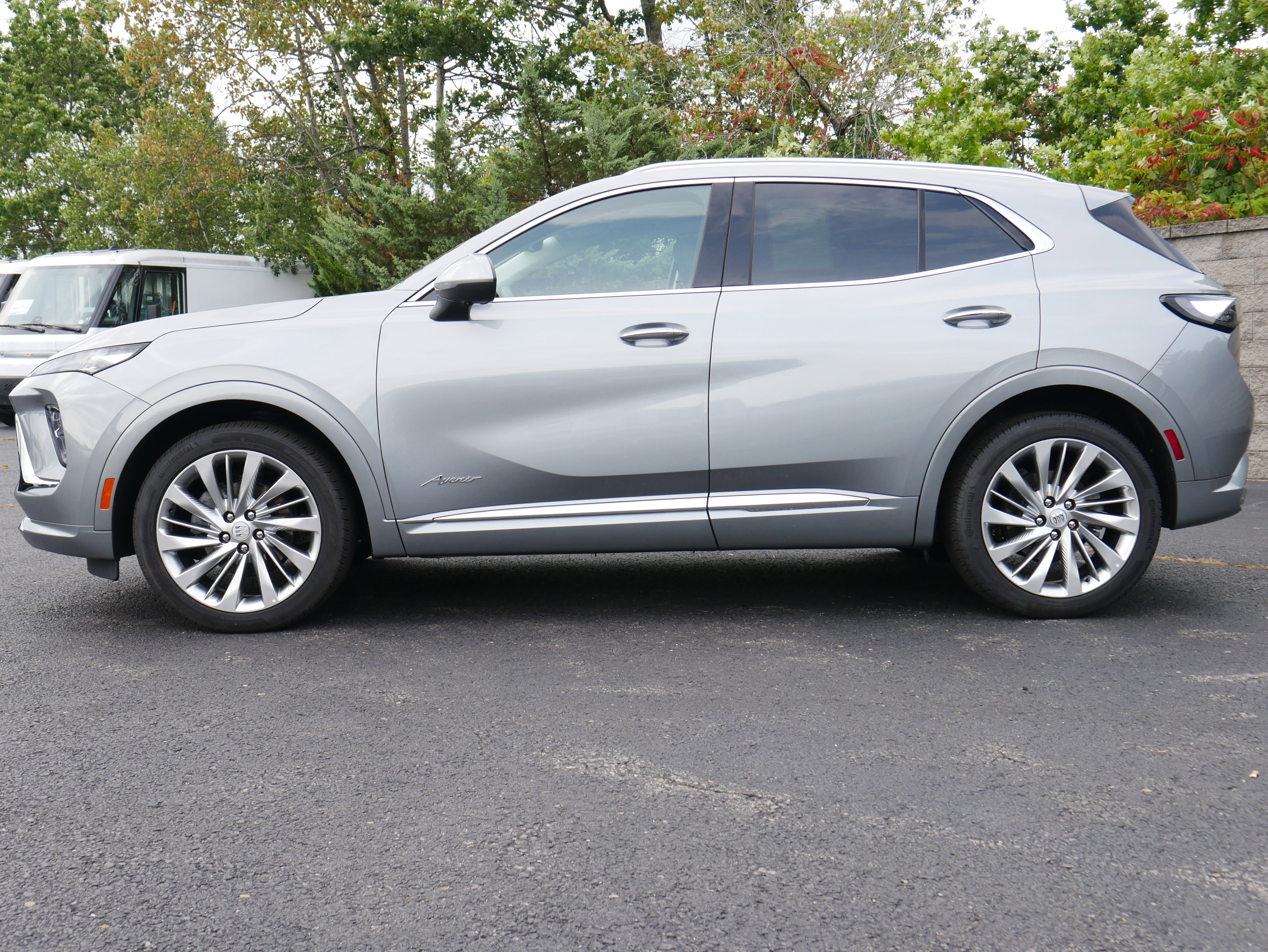 Certified 2024 Buick Envision Avenir image 3