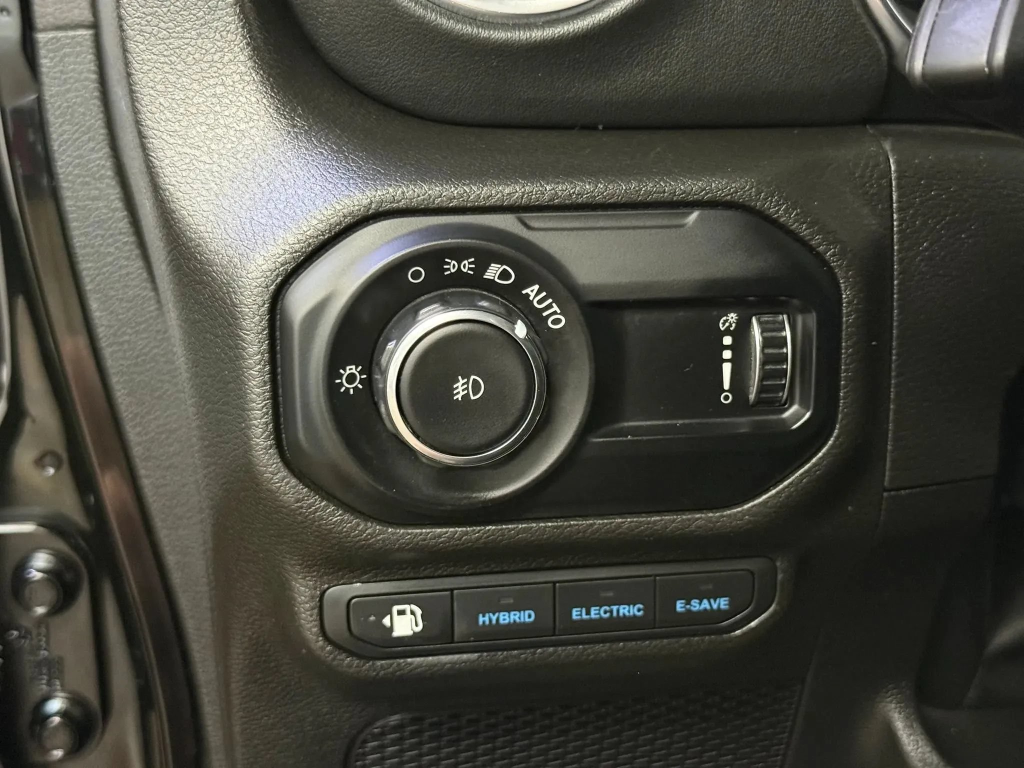 Used 2024 Jeep Wrangler Unlimited Rubicon 4xe AWD/4WD image 20