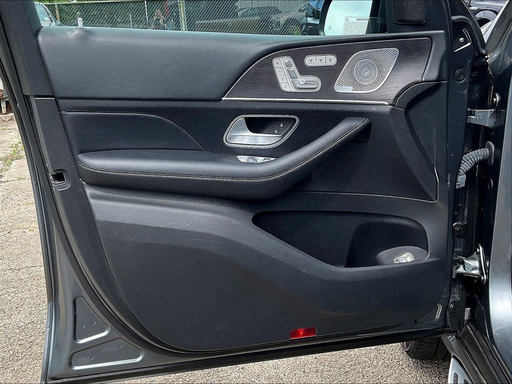 Used 2020 Mercedes-Benz GLS 450 4MATIC image 20