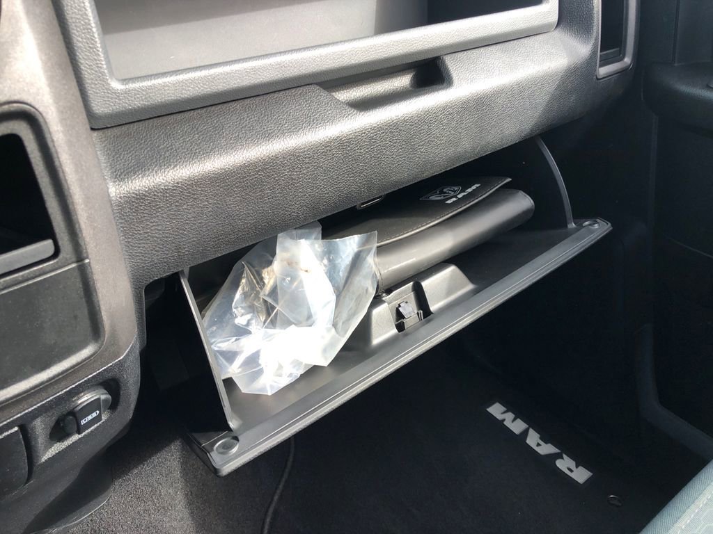 Used 2018 RAM 1500 Express w/ Express Value Package image 33