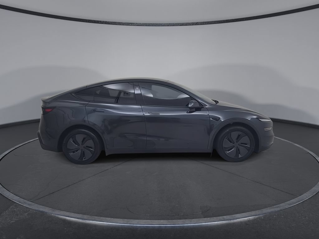 Used 2026 Tesla Model Y AWD image 18