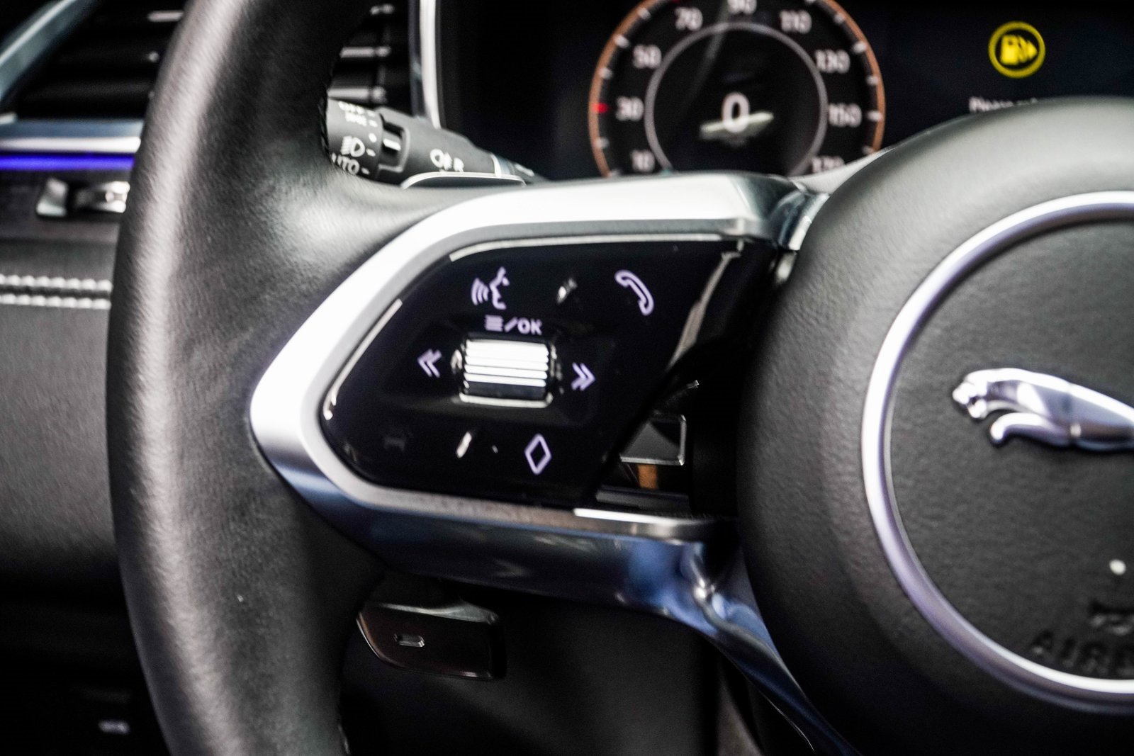 Used 2024 Jaguar XF R-Dynamic SE image 30