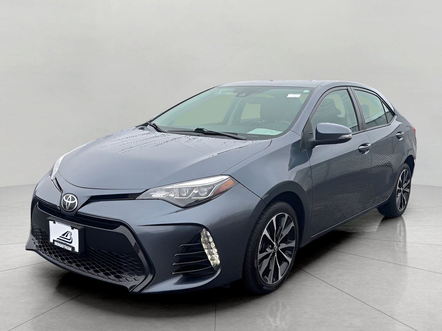 Used 2018 Toyota Corolla SE w/ SE Premium Package image 4