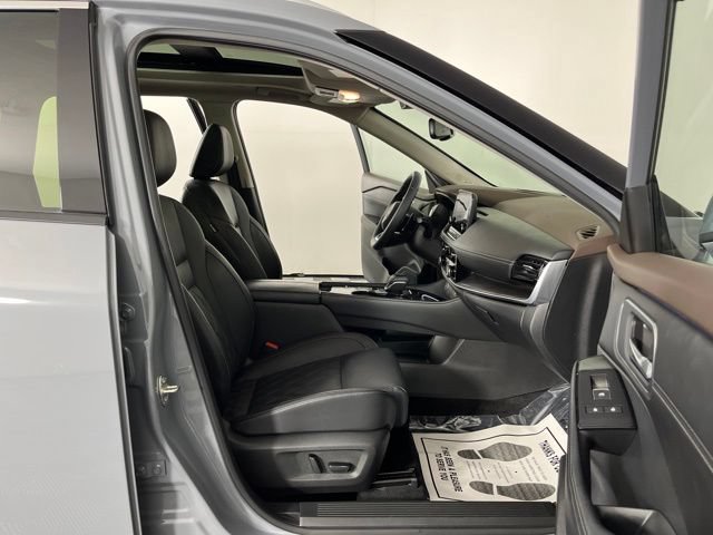 Used 2023 Nissan Rogue Platinum w/ Platinum Premium Package FWD image 41