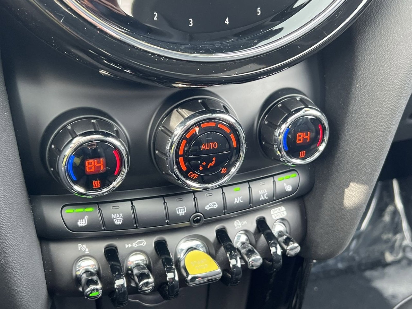 Used 2022 MINI Cooper SE image 18