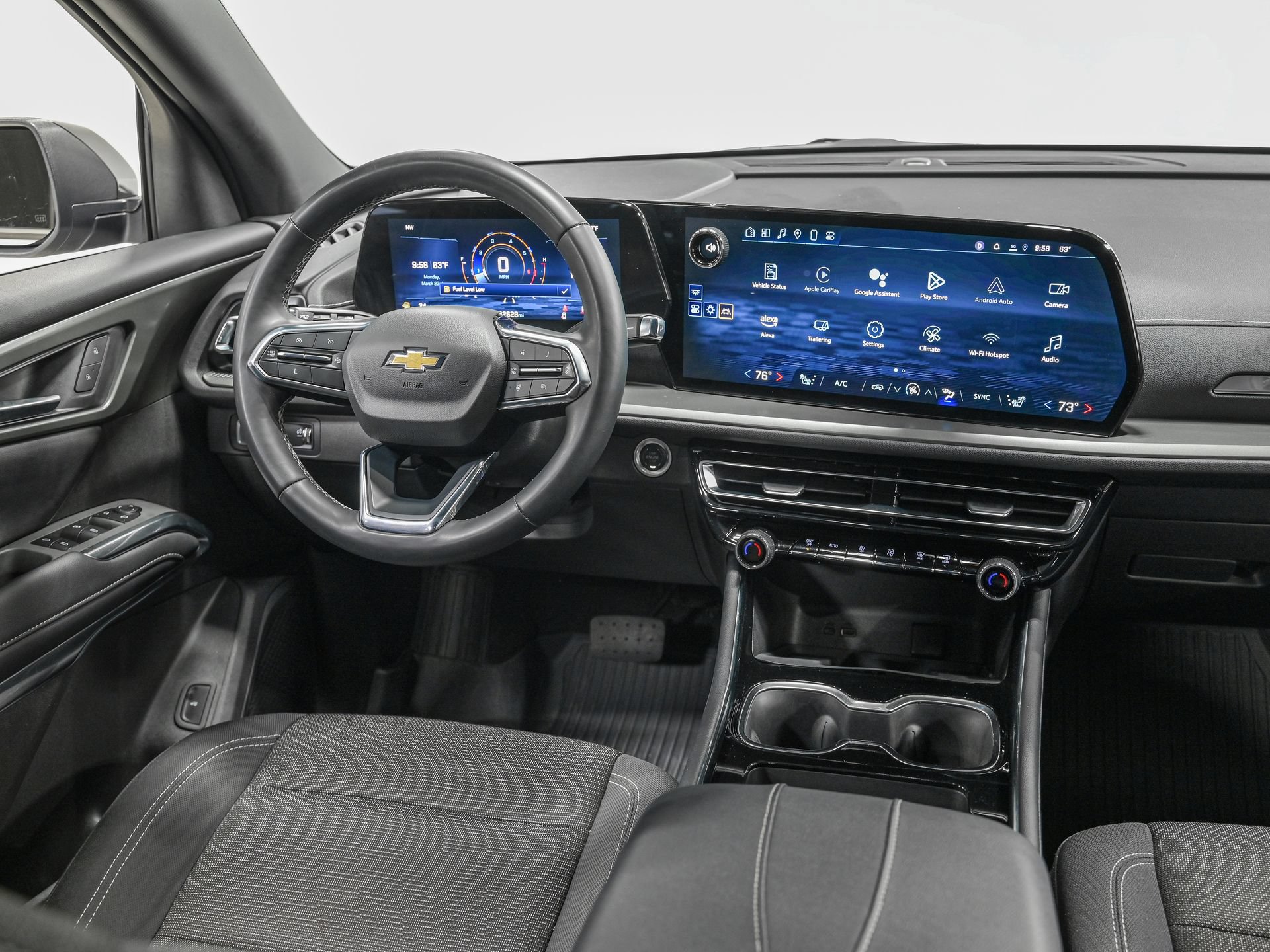 Used 2025 Chevrolet Traverse LT FWD image 28