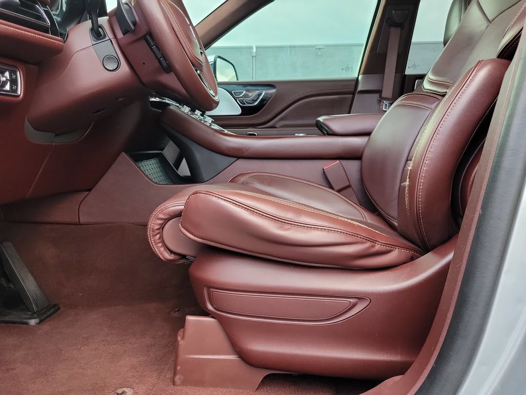 Certified 2022 Lincoln Aviator Black Label w/ Class IV Trailer Tow Package AWD/4WD image 19