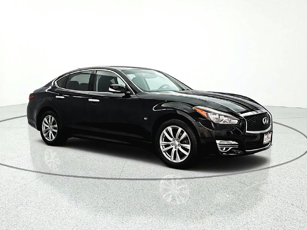 Used 2018 INFINITI Q70 Luxe w/ Proactive Package AWD/4WD image 8