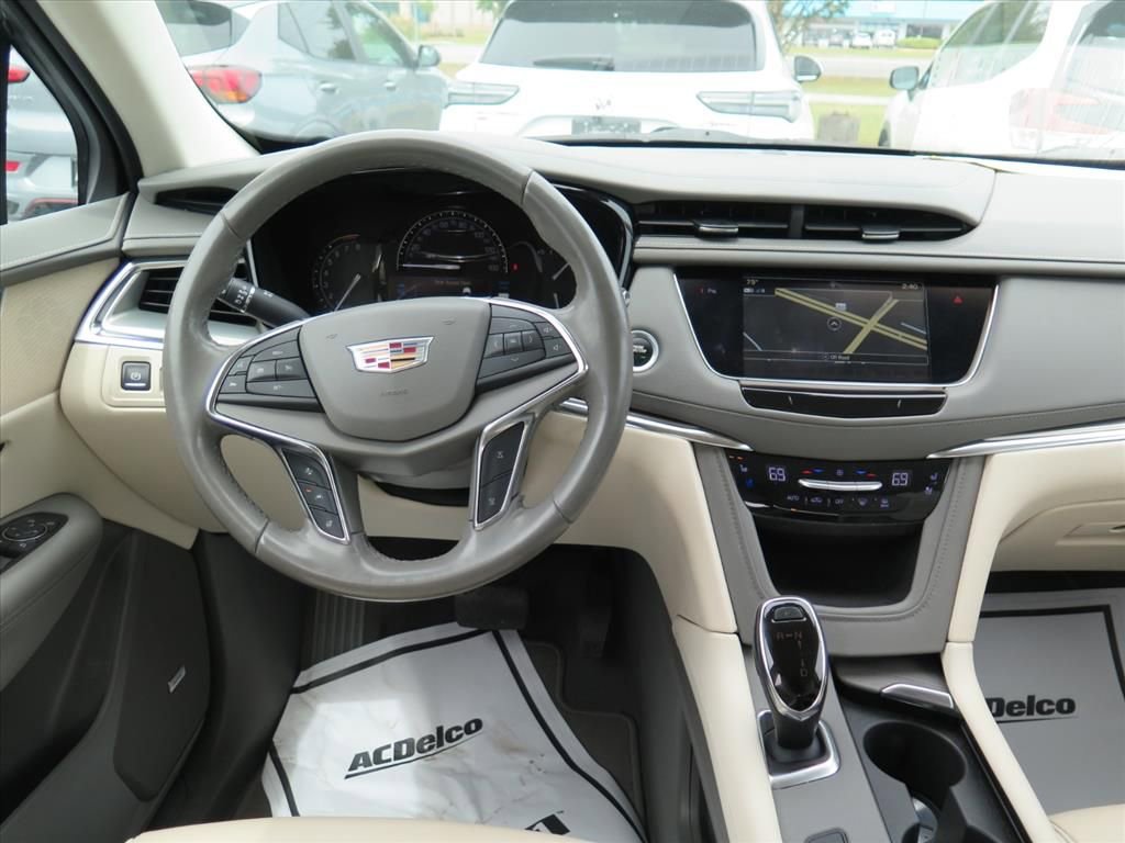 Used 2018 Cadillac XT5 Premium Luxury FWD image 21