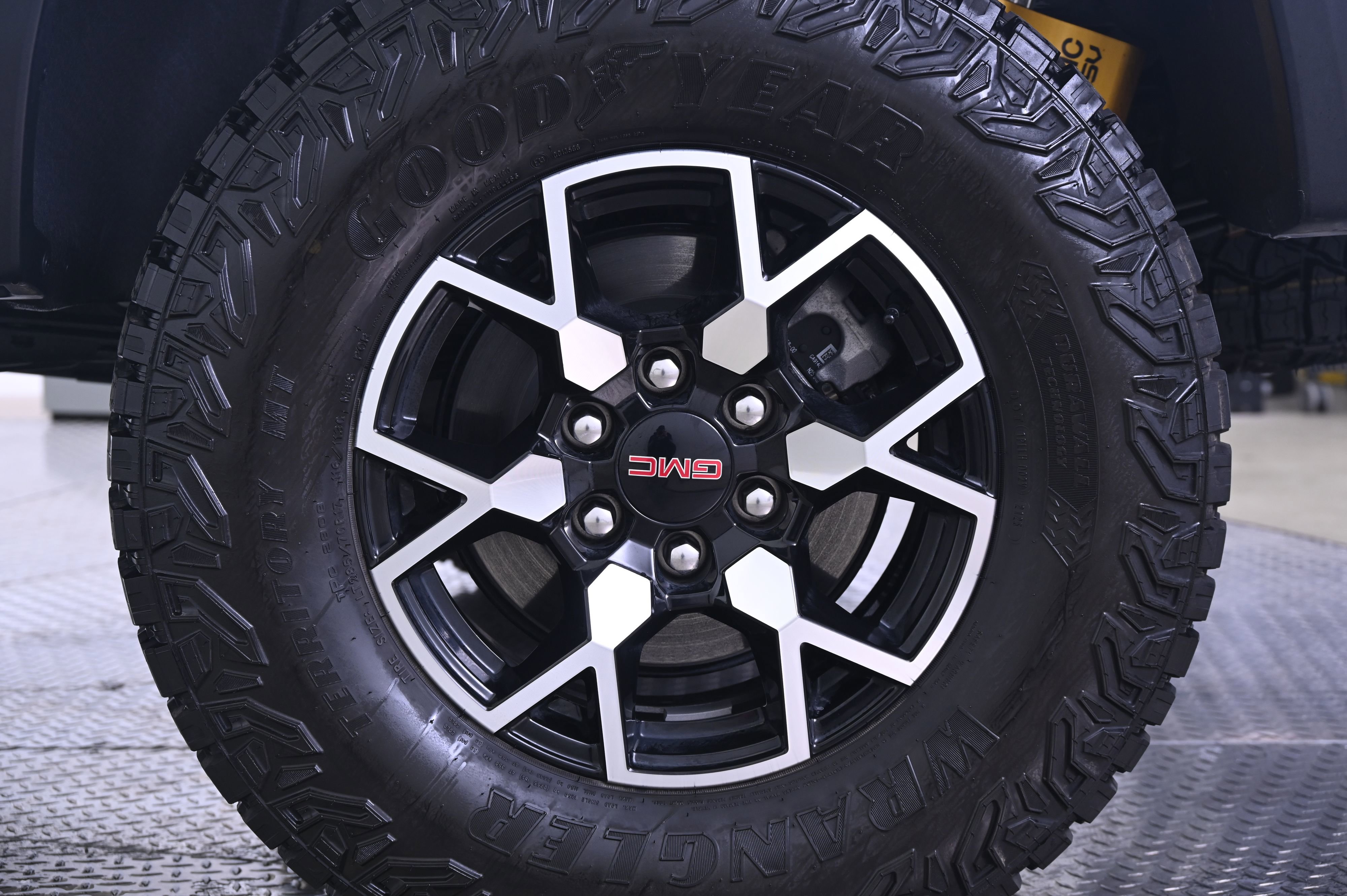 Used 2026 GMC Canyon AT4X image 13