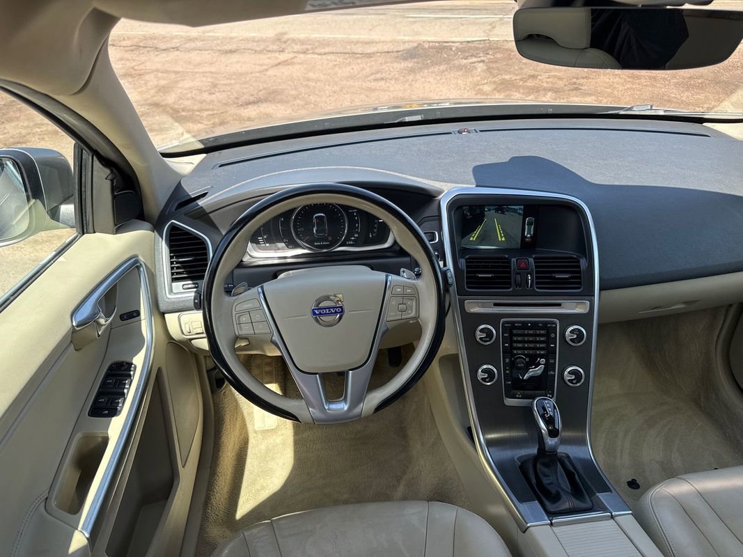 Used 2015 Volvo XC60 T6 w/ Proximity Package image 22