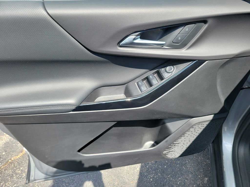 Used 2025 Chevrolet Equinox LT FWD image 20