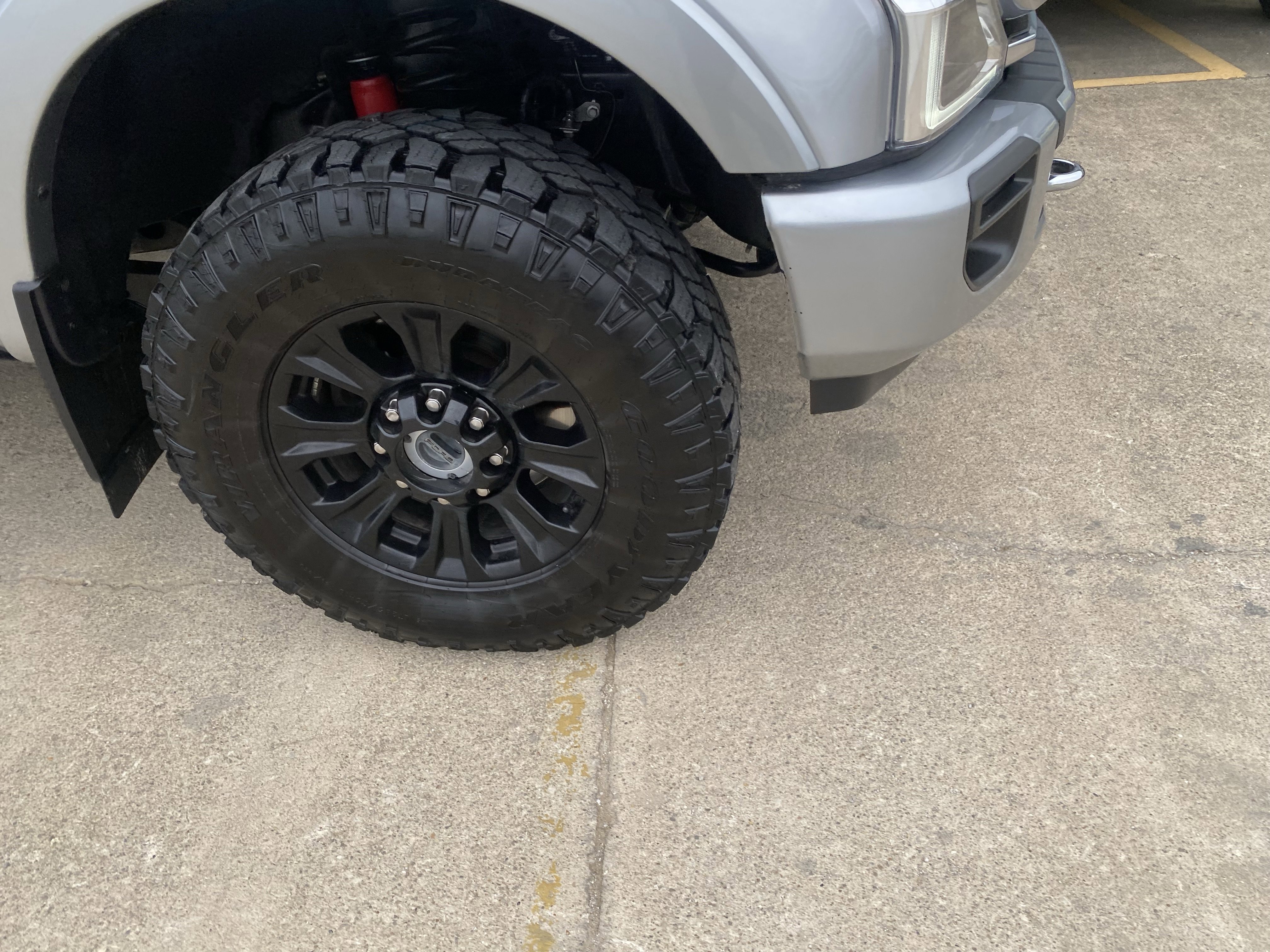 Used 2022 Ford F250 Platinum w/ Tremor Off-Road Package image 4