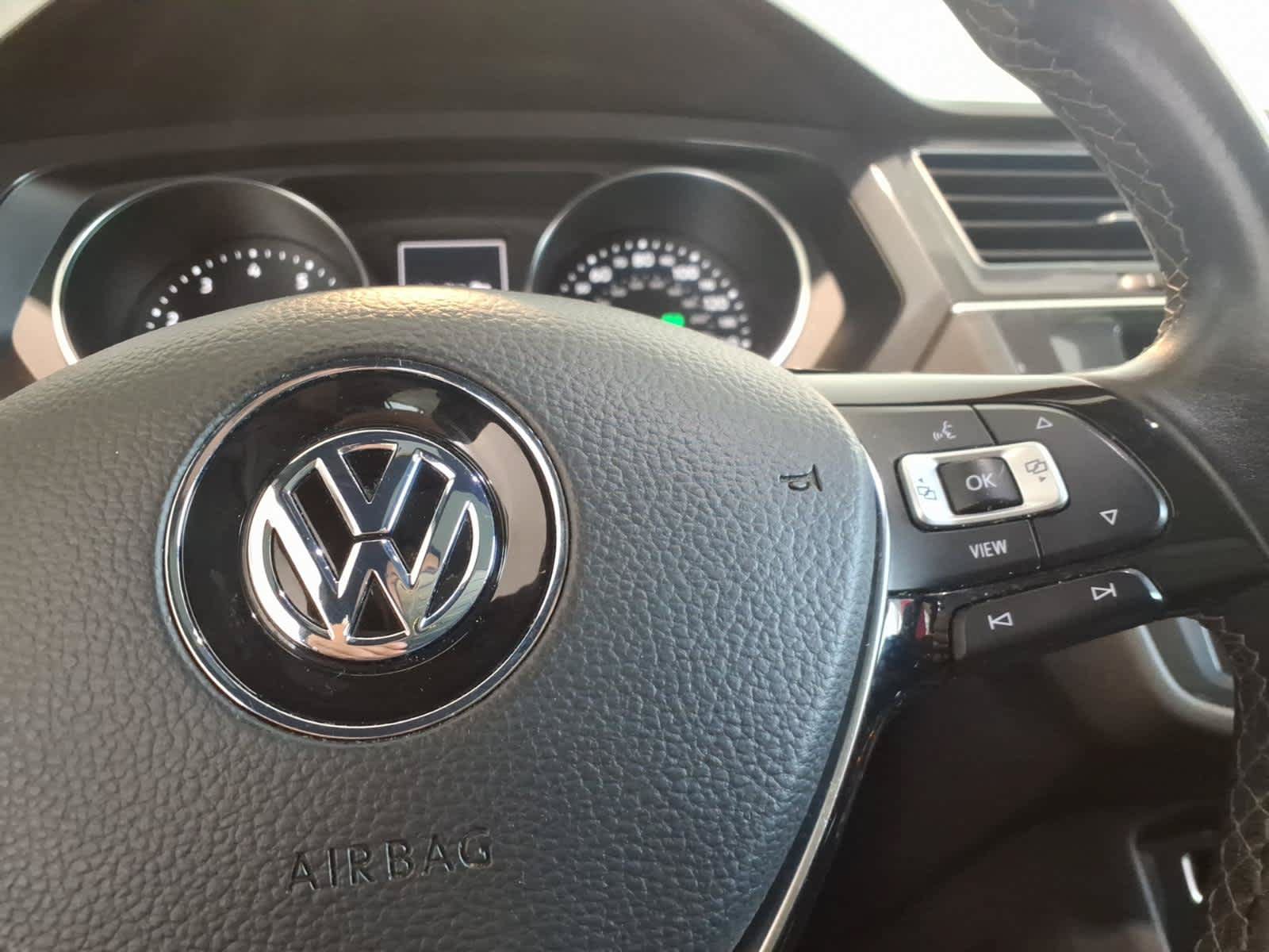 Used 2020 Volkswagen Tiguan SE R-Line AWD/4WD image 23