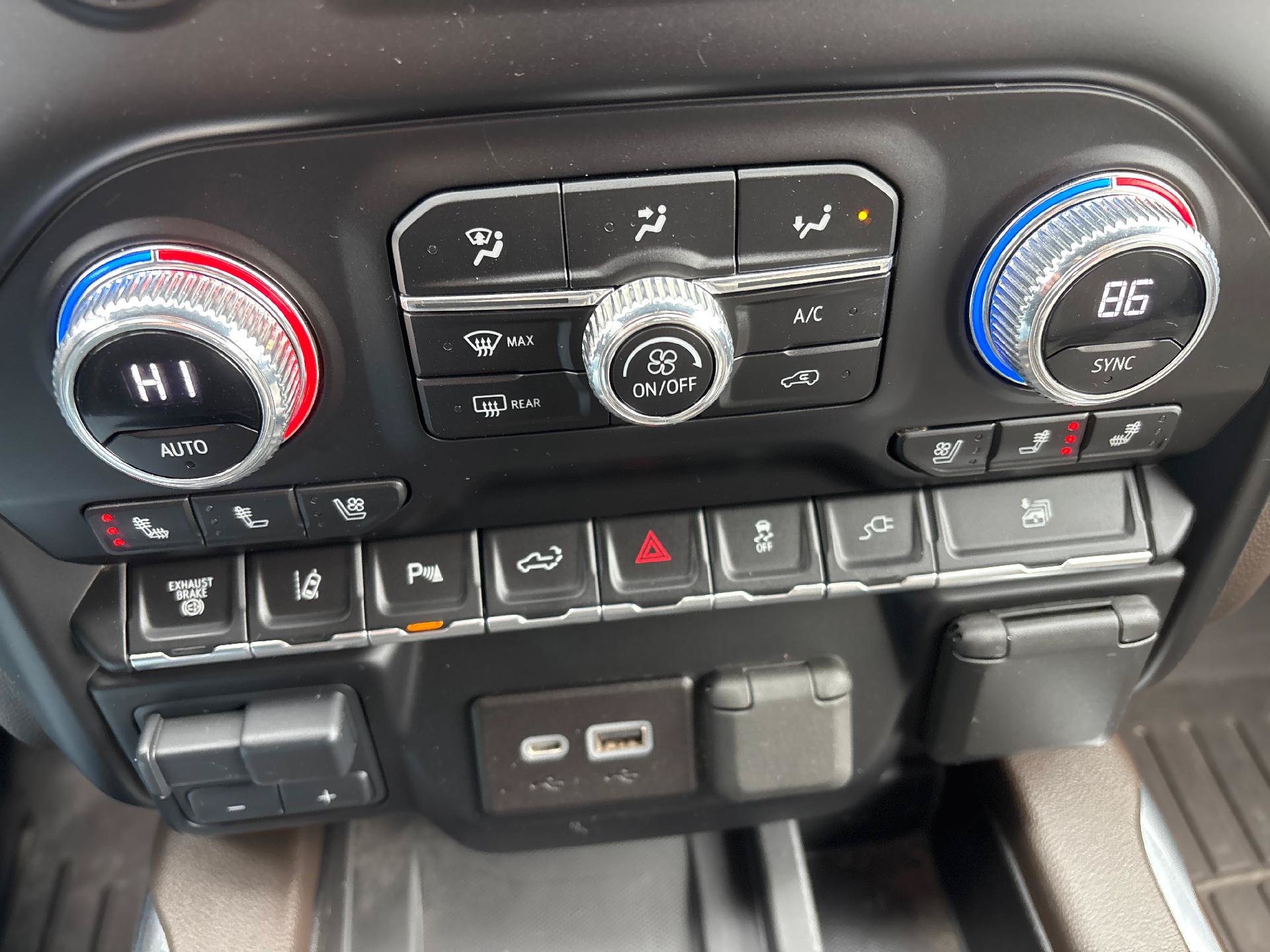 Used 2023 GMC Sierra 2500 SLT w/ SLT Preferred Package image 22