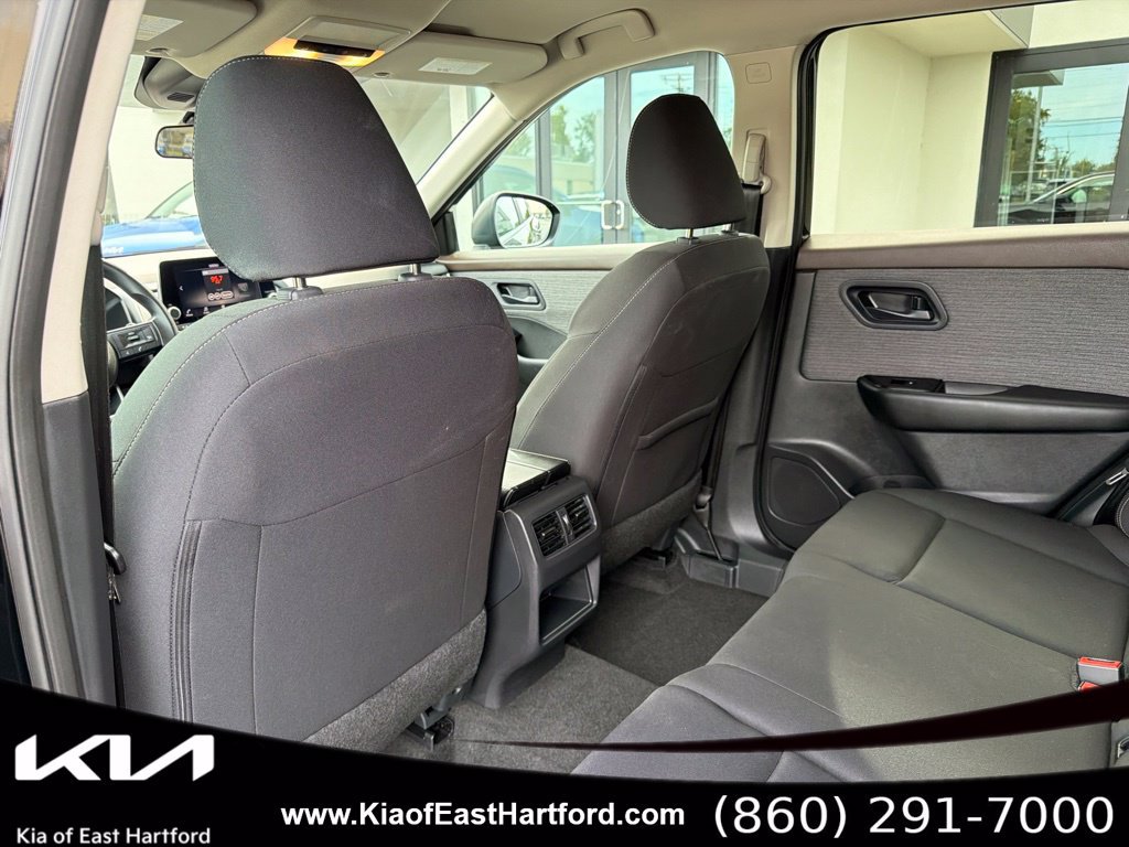 Used 2023 Nissan Rogue S AWD/4WD image 19
