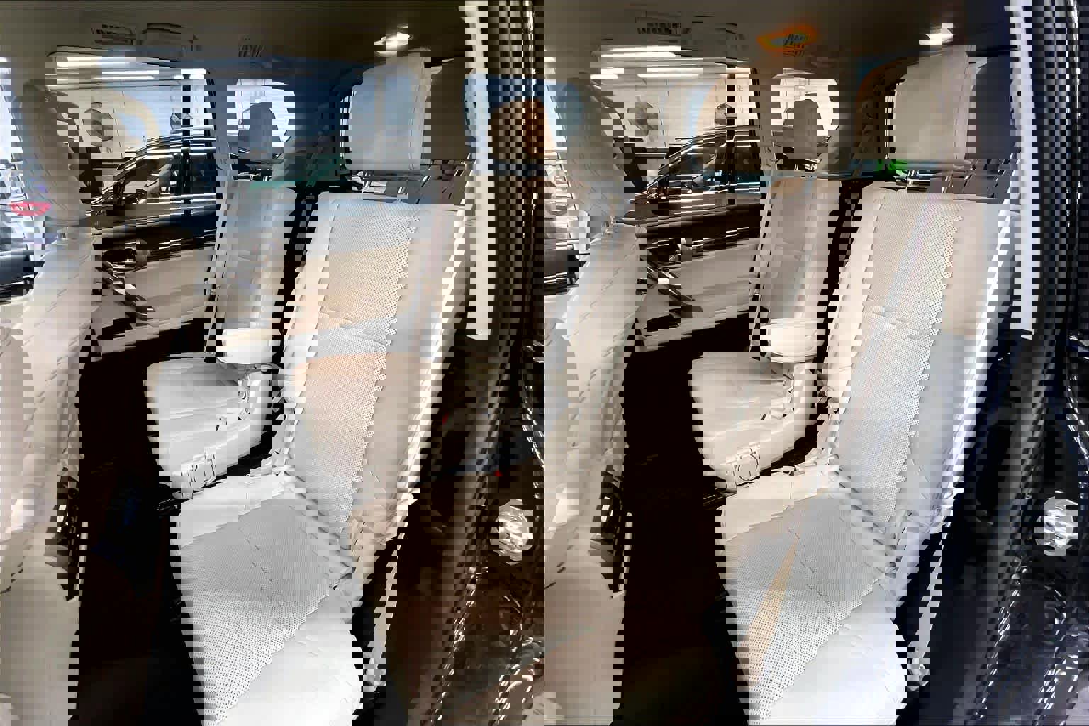 Used 2023 Lexus GX 460 Premium w/ Accessory Package image 20