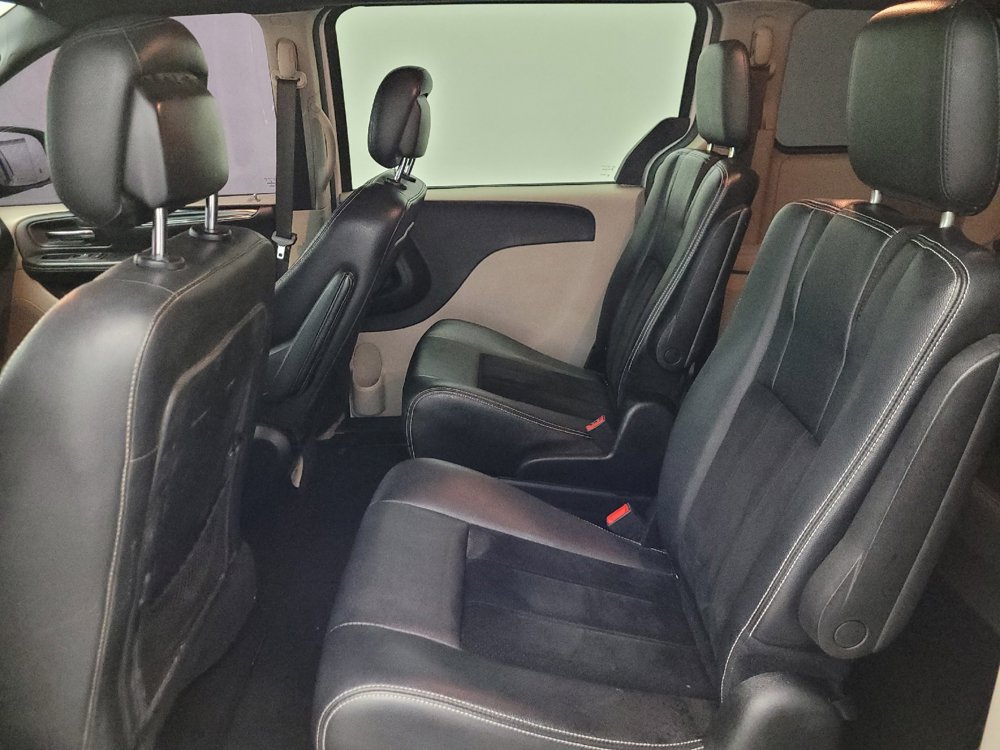 Used 2017 Dodge Grand Caravan SXT FWD image 18