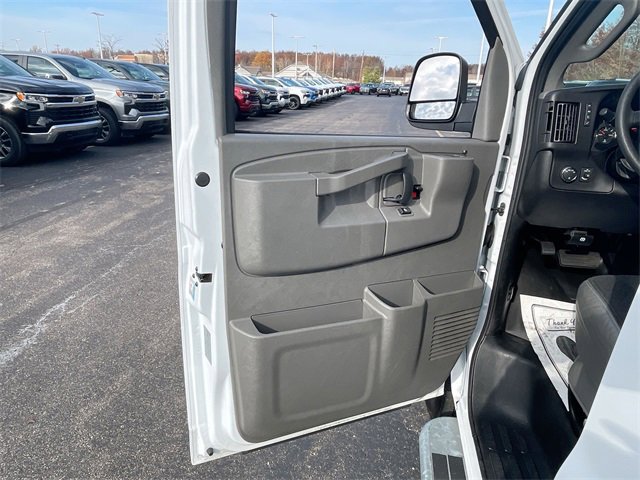 Used 2024 Chevrolet Express 2500 w/ Driver Convenience Package image 20