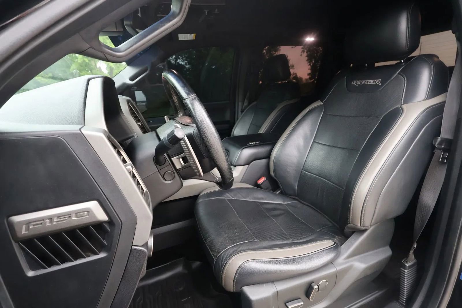 Used 2017 Ford F150 Raptor w/ Equipment Group 802A Luxury AWD/4WD image 13