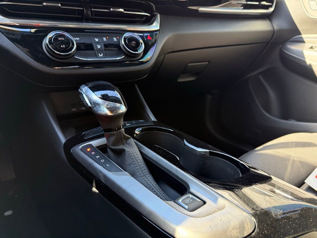 Used 2024 Buick Envista Sport Touring w/ Convenience II Package image 13