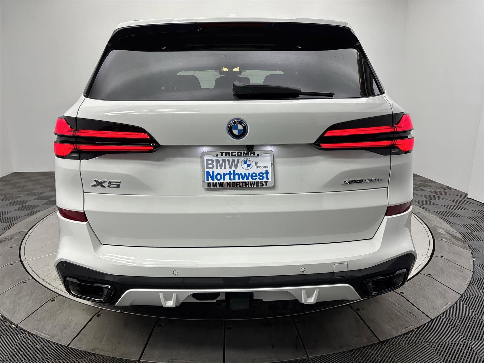 New 2026 BMW X5 xDrive50e image 15