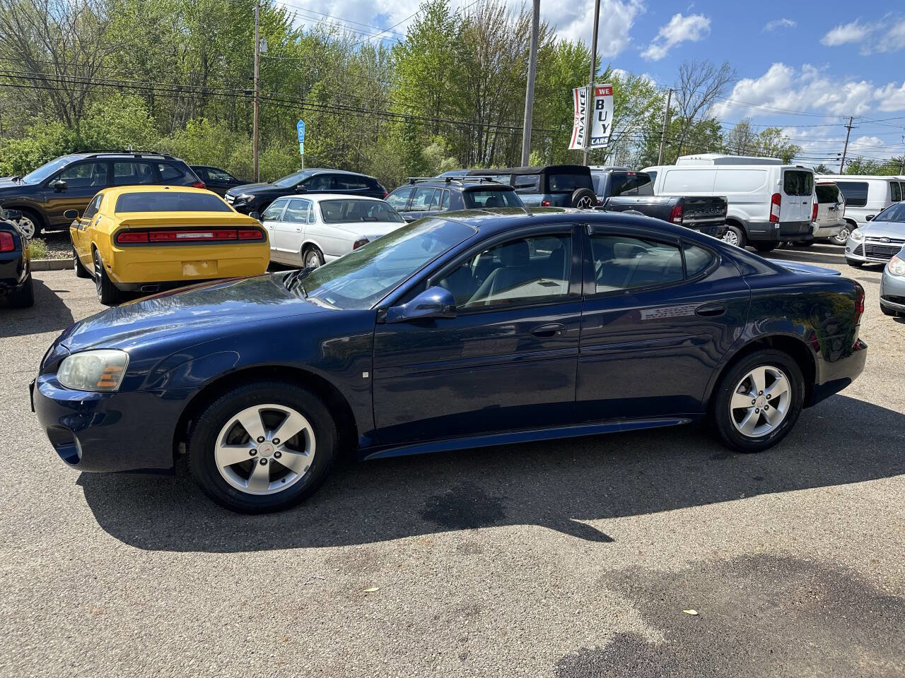 Used 2007 Pontiac Grand Prix w/ Sun And Sound Package FWD image 3