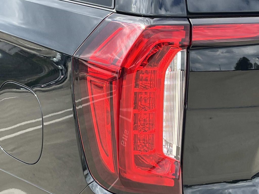 Used 2023 GMC Yukon Denali Ultimate w/ LPO, Floor Liner Package image 10