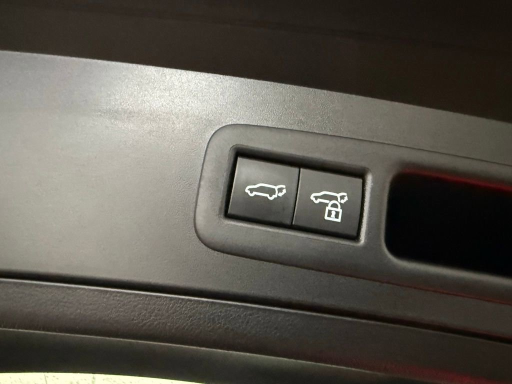 Used 2023 Lexus UX 250h 250h Premium w/ Accessory Package (Z2) image 17