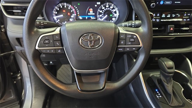 Used 2023 Toyota Highlander L image 23